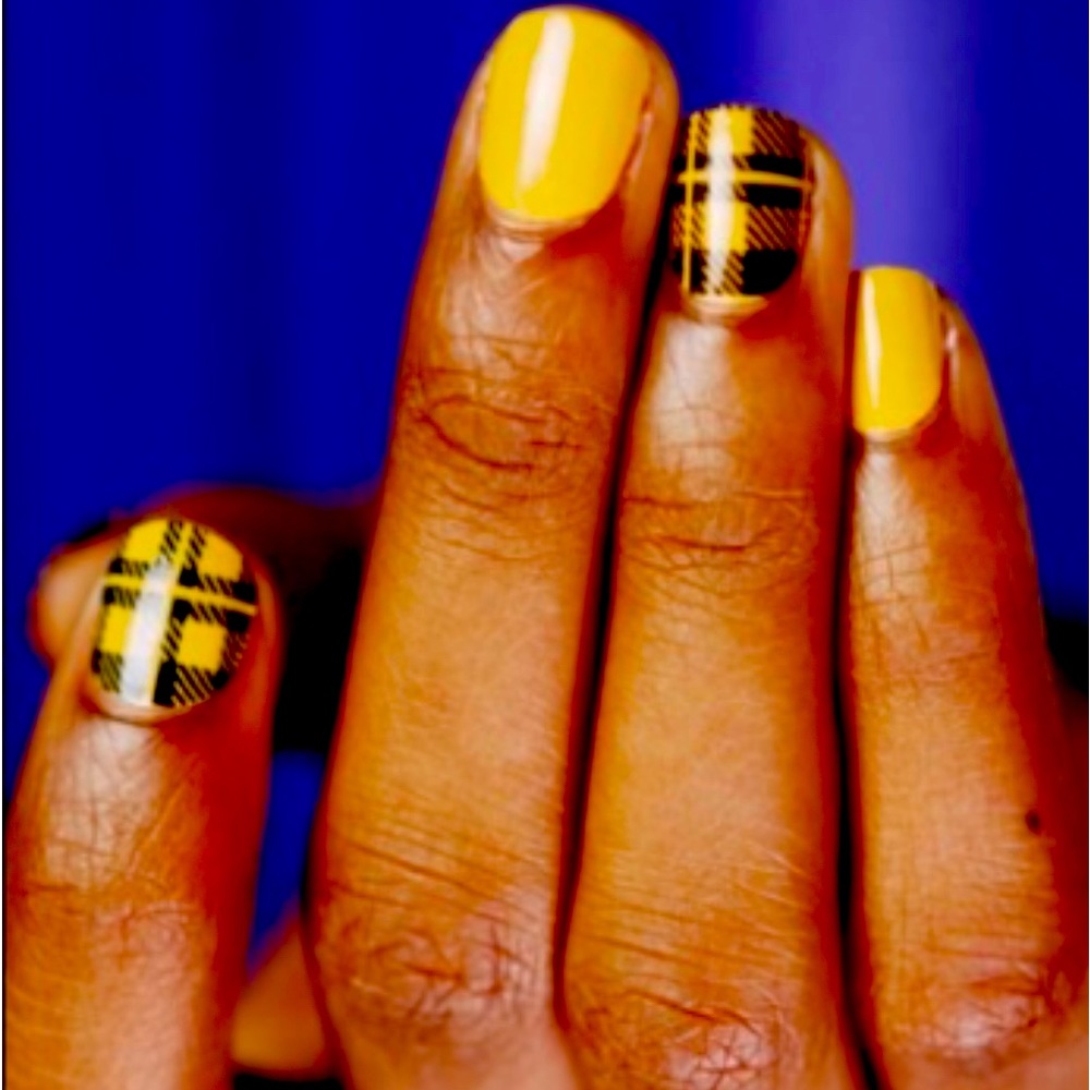 RETIRED Color Street “Breaking Plaid” Set